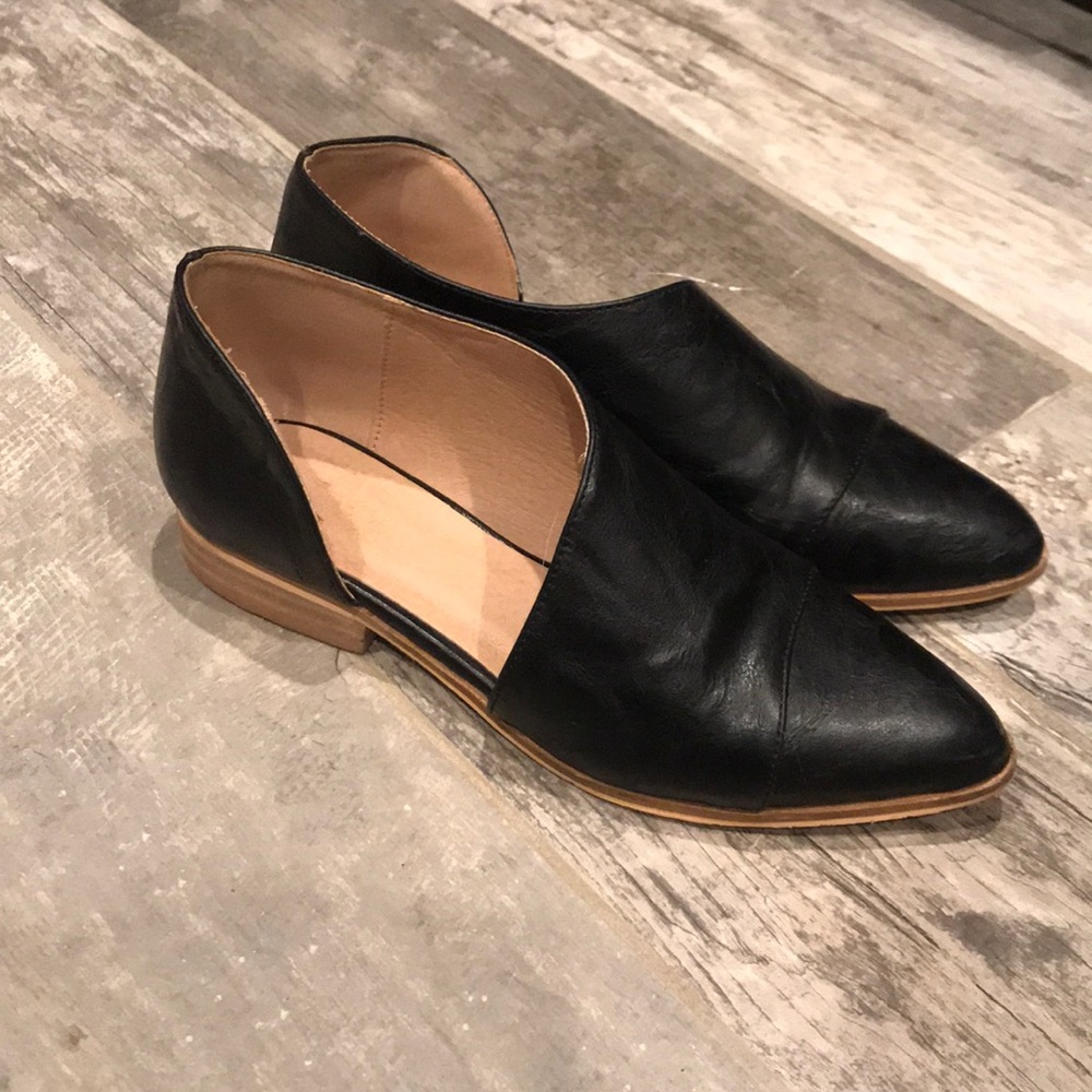 Women’s black dress/ casual shoes